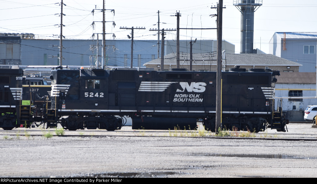 High Hood GP38-2